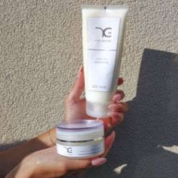 CREMA VISO CON EFFETTO ANTIETA'