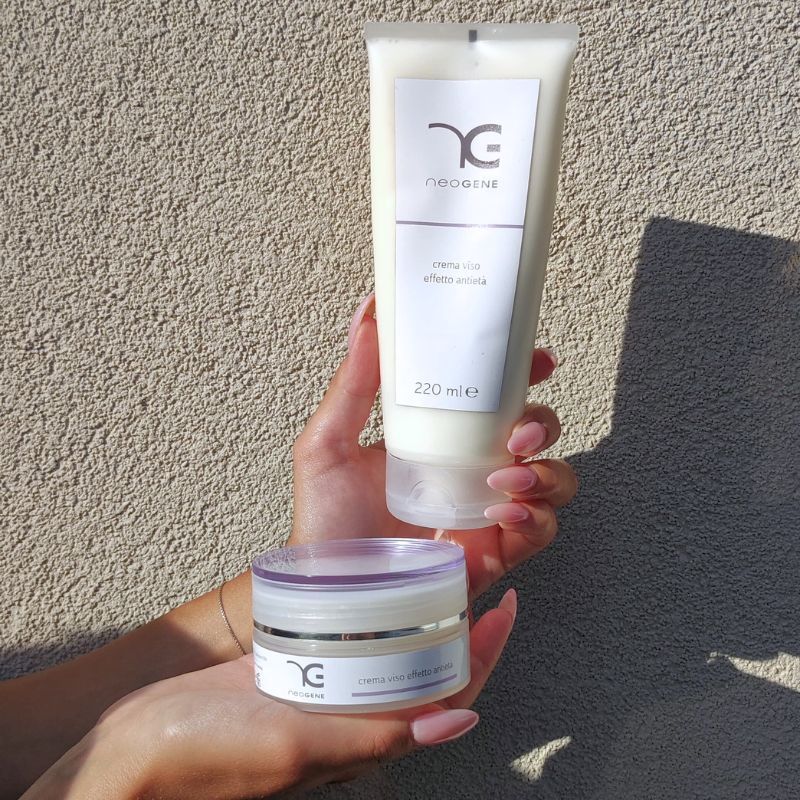 CREMA VISO CON EFFETTO ANTIETA'