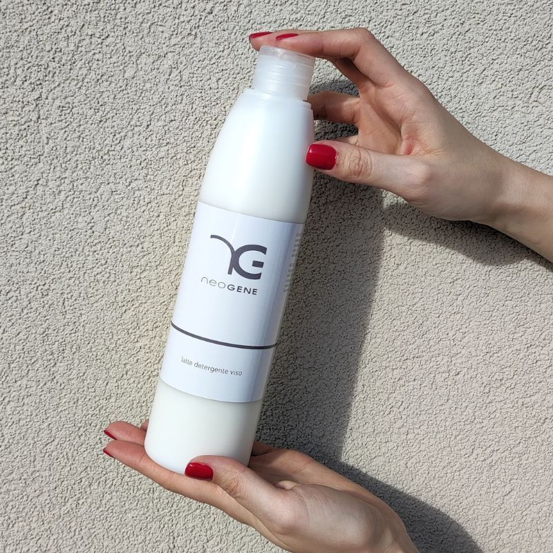LATTE DETERGENTE VISO
