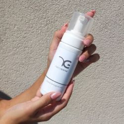 MOUSSE DETERGENTE PER IL VISO